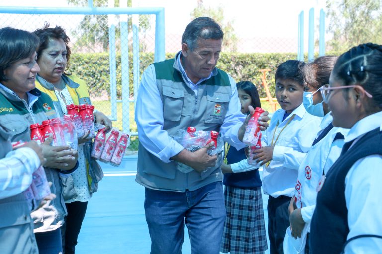 Alcalde, Sr. Hardin Abril Velarde, participó en la juramentación de brigadas escolares de la I. E. 4005 El Cural