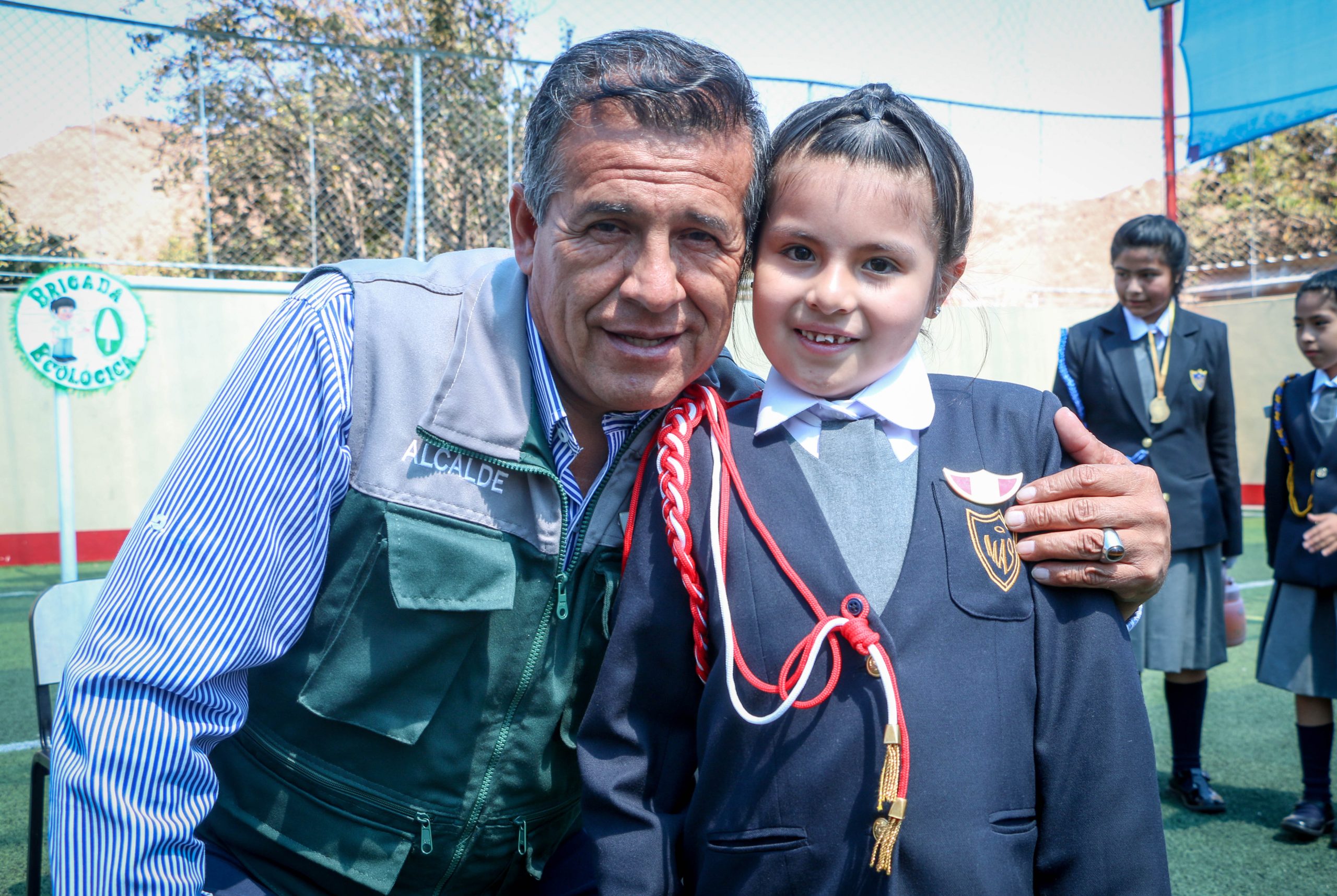 Alcalde de Uchumayo, Sr. Hardin Abril Velarde, participó de la juramentación de brigadas escolares en I.E.P. My Angel School